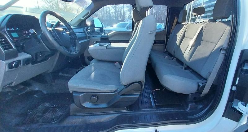 Ford F-350 SD XL SuperCab 4WD 2017