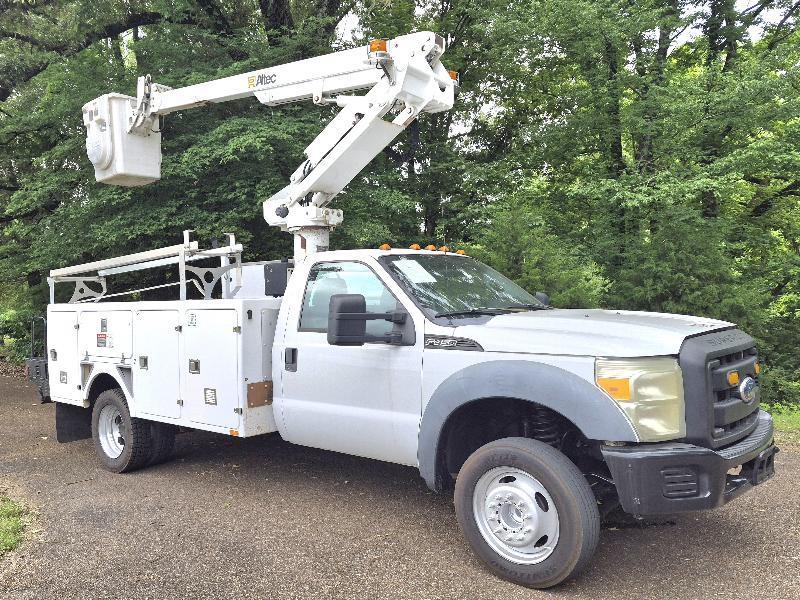 Ford F-450 SD Regular Cab DRW 2WD 2011