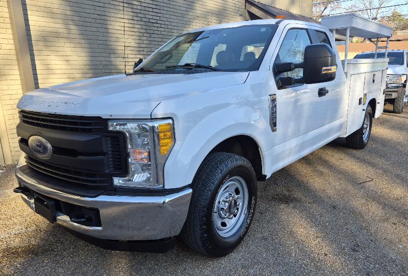 Ford F-350 SD XL SuperCab Long Bed 2WD 2017