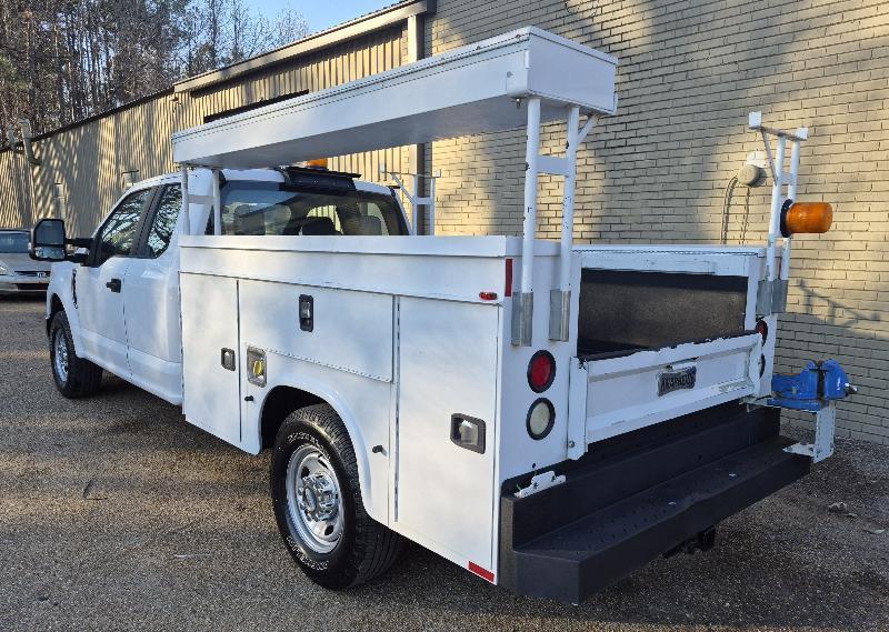 Ford F-350 SD XL SuperCab Long Bed 2WD 2017