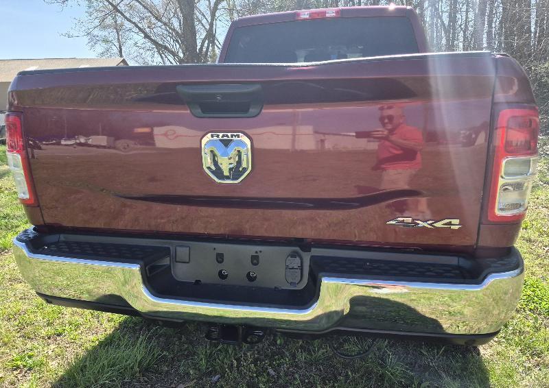 RAM 2500 Tradesman Crew Cab SWB 4WD 2022