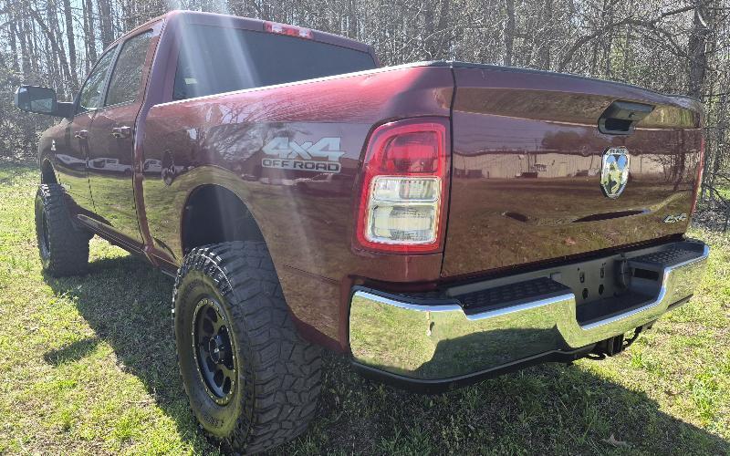 RAM 2500 Tradesman Crew Cab SWB 4WD 2022