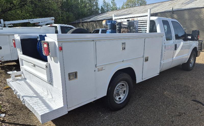 Ford F-350 SD XLT SuperCab Long Bed 2WD 2015