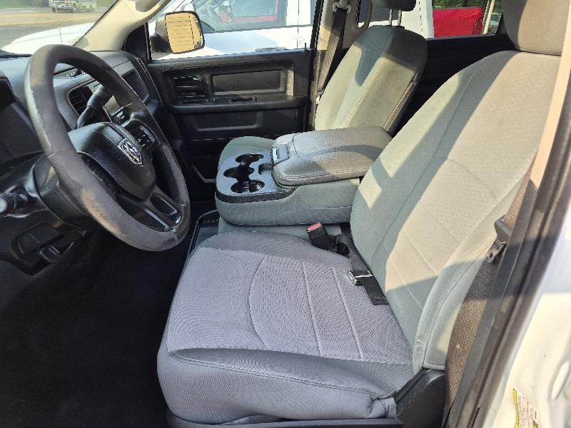 RAM 3500 Tradesman Crew Cab LWB 2WD DRW 2017