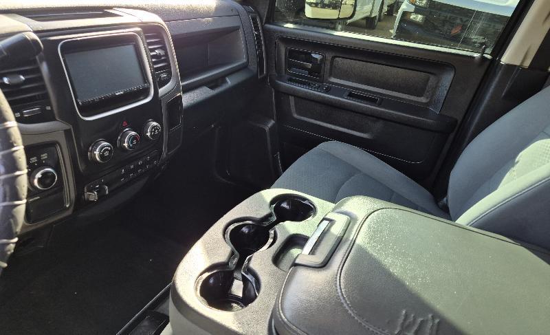 RAM 3500 Tradesman Crew Cab 4WD DRW 2015