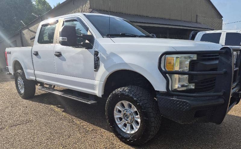 Ford F-250 SD XLT Crew Cab 4WD 2017