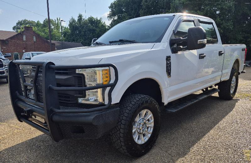 Ford F-250 SD XLT Crew Cab 4WD 2017