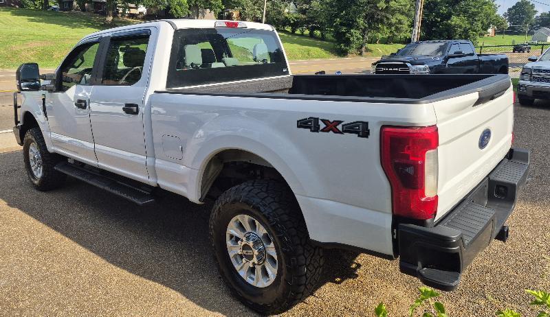 Ford F-250 SD XLT Crew Cab 4WD 2017