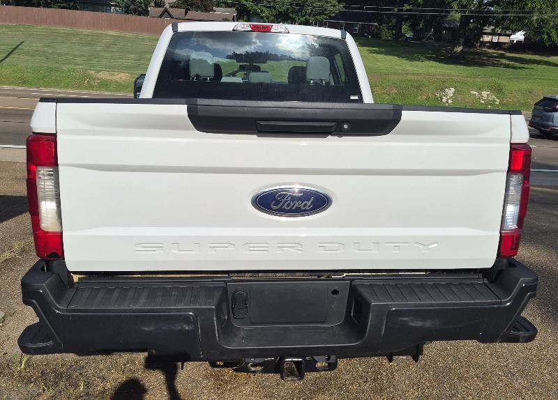 Ford F-250 SD XLT Crew Cab 4WD 2017