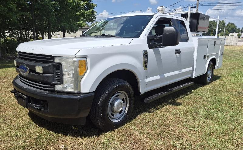 Ford F-350 SD XL SuperCab Long Bed 2WD 2017