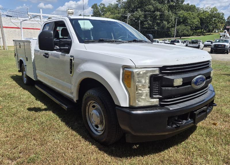 Ford F-350 SD XL SuperCab Long Bed 2WD 2017