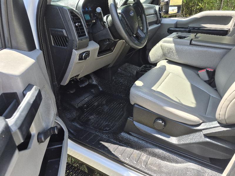 Ford F-350 SD XL SuperCab Long Bed 2WD 2017