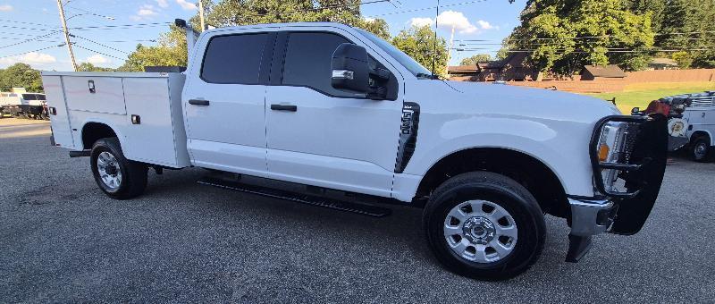 Ford F-250 SD XL Crew Cab 4WD 2023