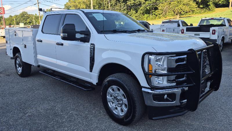 Ford F-250 SD XL Crew Cab 4WD 2023