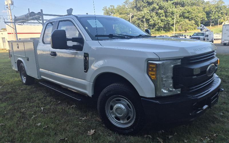 Ford F-350 SD XL SuperCab Long Bed 2WD 2017