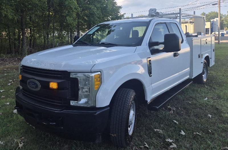 Ford F-350 SD XL SuperCab Long Bed 2WD 2017