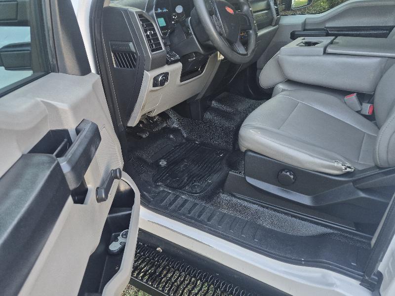 Ford F-350 SD XL SuperCab Long Bed 2WD 2017