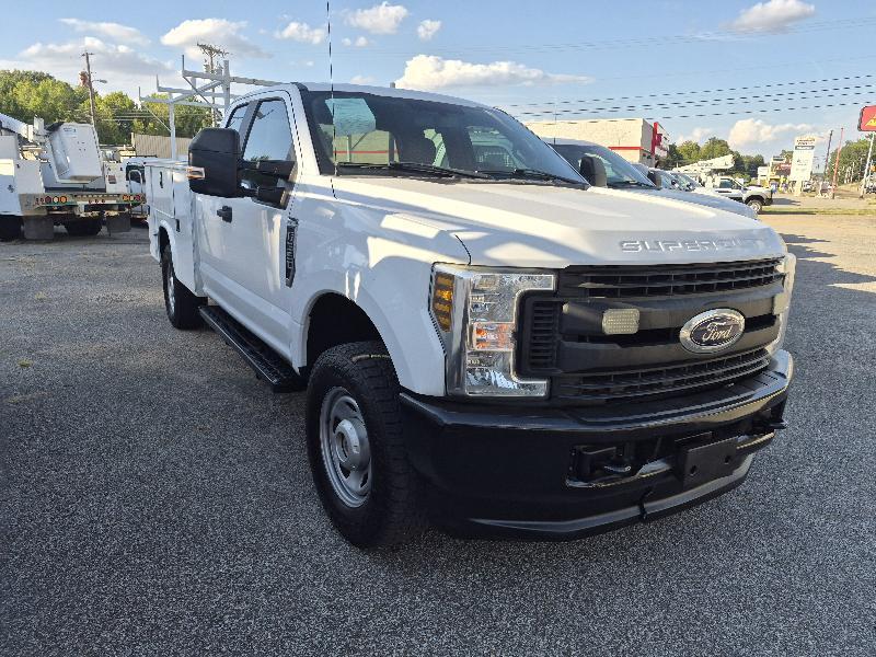 Ford F-350 SD XL SuperCab Long Bed 4WD 2019