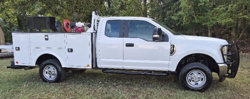 Ford F-350 SD XL SuperCab Long Bed 4WD 2019