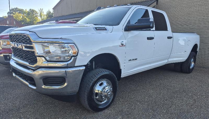 RAM 3500 Tradesman Crew Cab 4WD DRW 2022