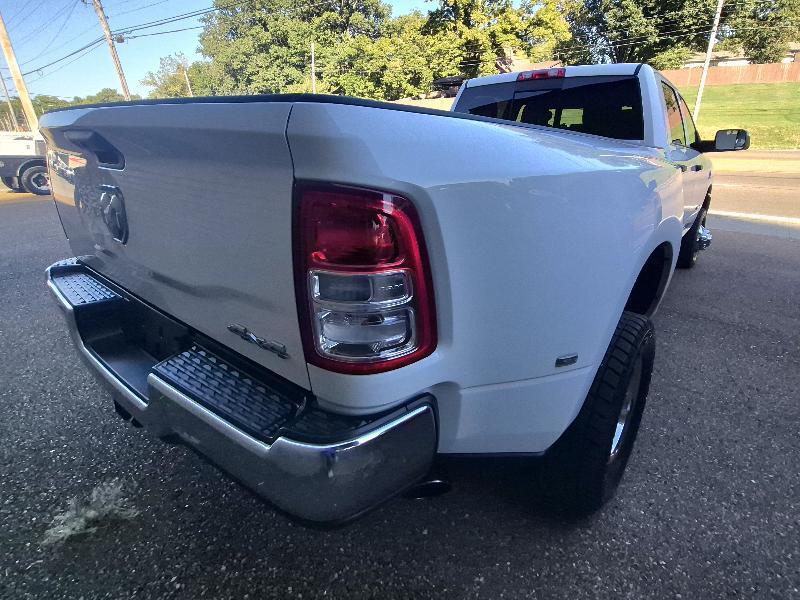 RAM 3500 Tradesman Crew Cab 4WD DRW 2022