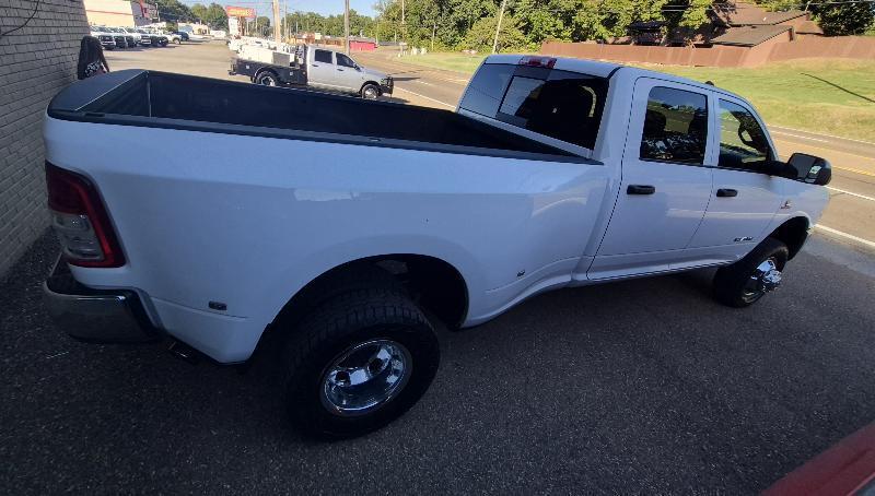 RAM 3500 Tradesman Crew Cab 4WD DRW 2022