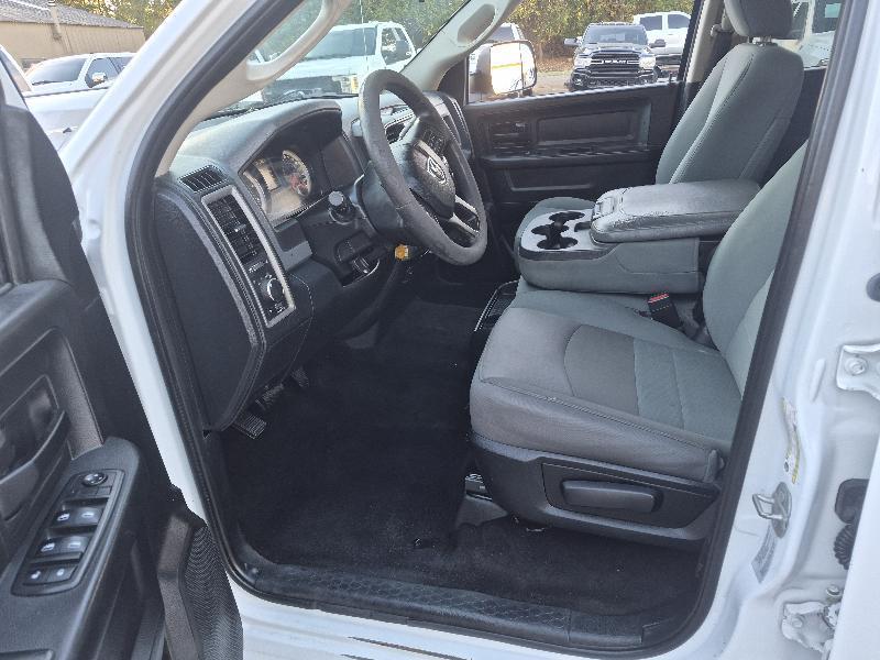 RAM 3500 Tradesman Crew Cab LWB 2WD DRW 2016