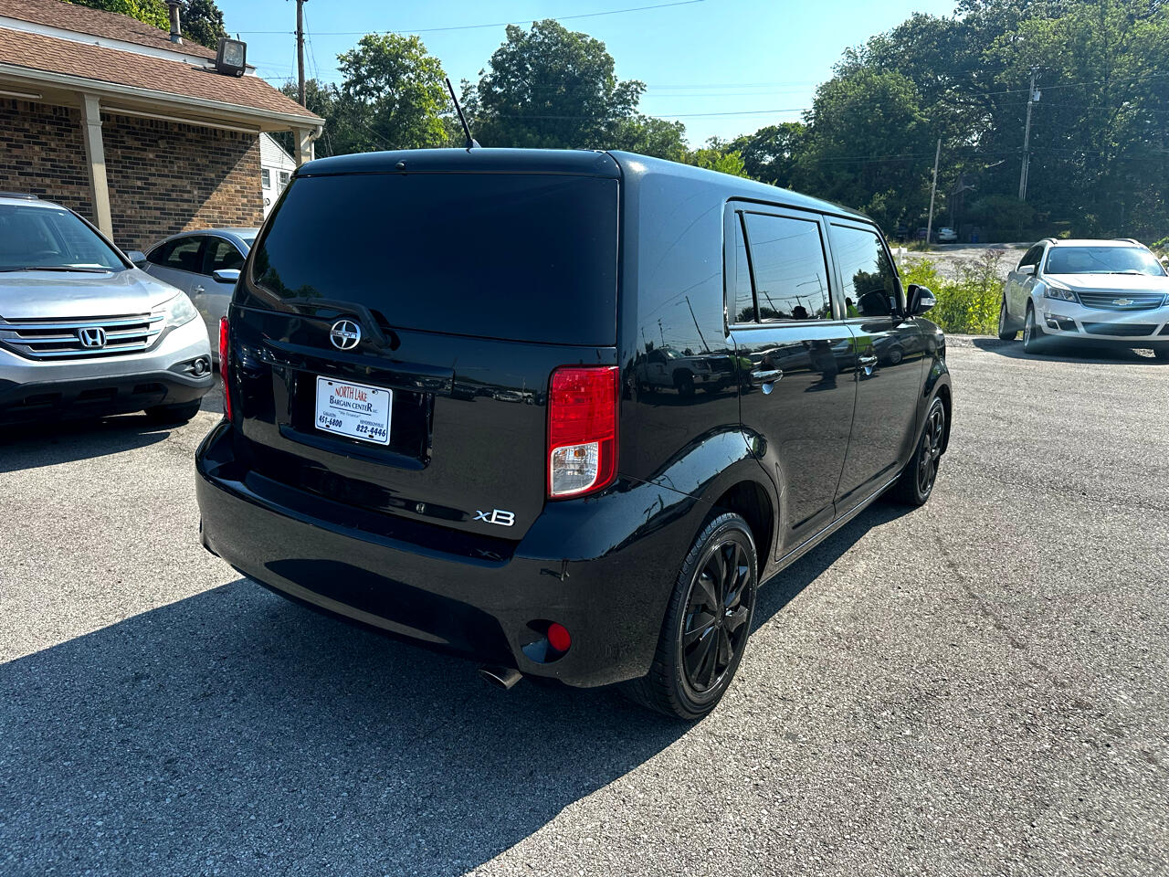 Scion xB 5-Door Wagon 5-Spd MT 2012 Scion xB 5-Door Wagon 5-Spd MT 2012