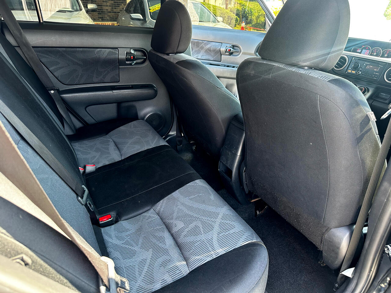 Scion xB 5-Door Wagon 5-Spd MT 2012 Scion xB 5-Door Wagon 5-Spd MT 2012