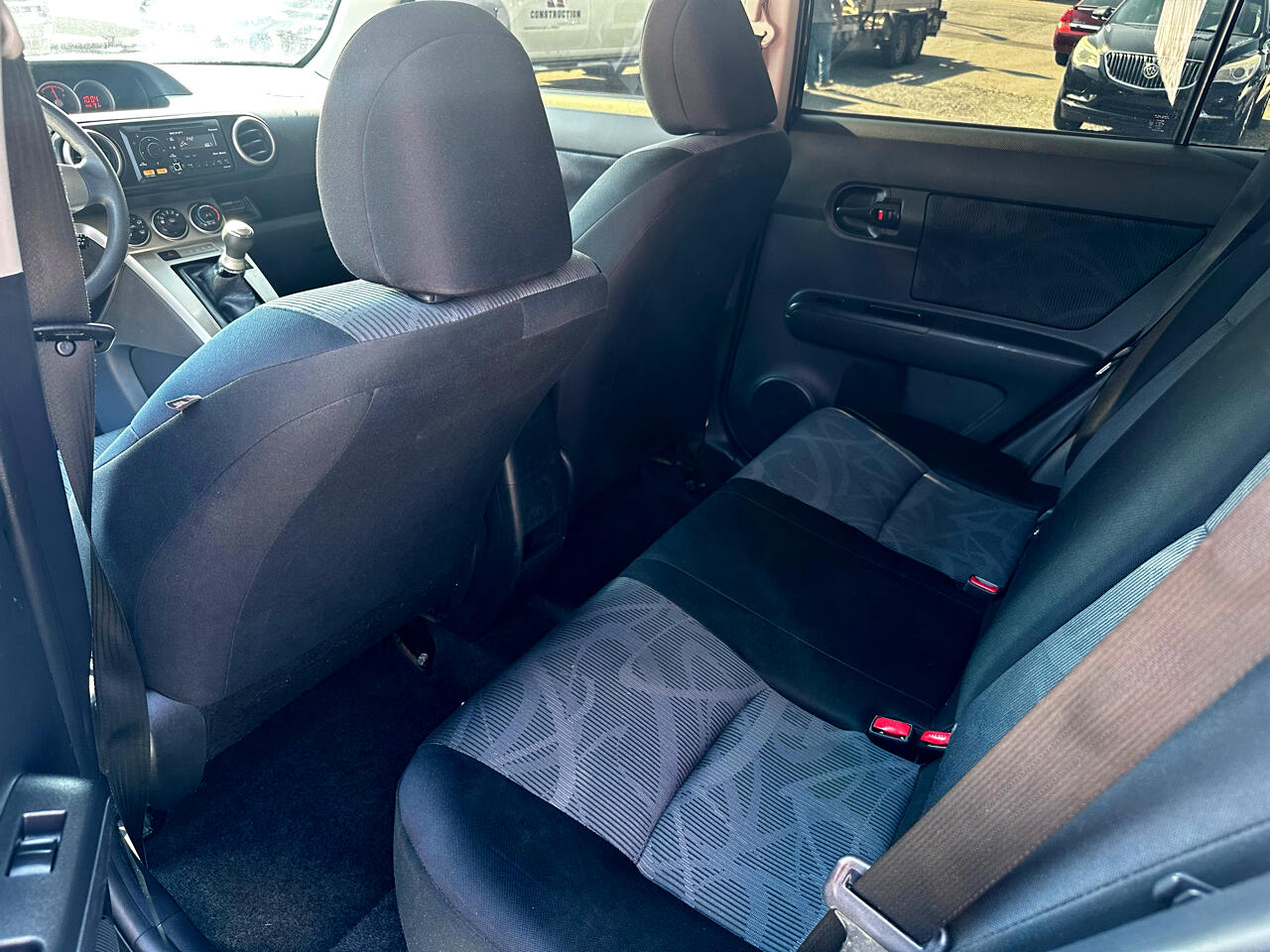 Scion xB 5-Door Wagon 5-Spd MT 2012 Scion xB 5-Door Wagon 5-Spd MT 2012