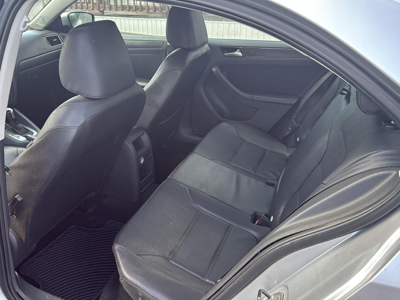 Volkswagen Jetta SE 2014