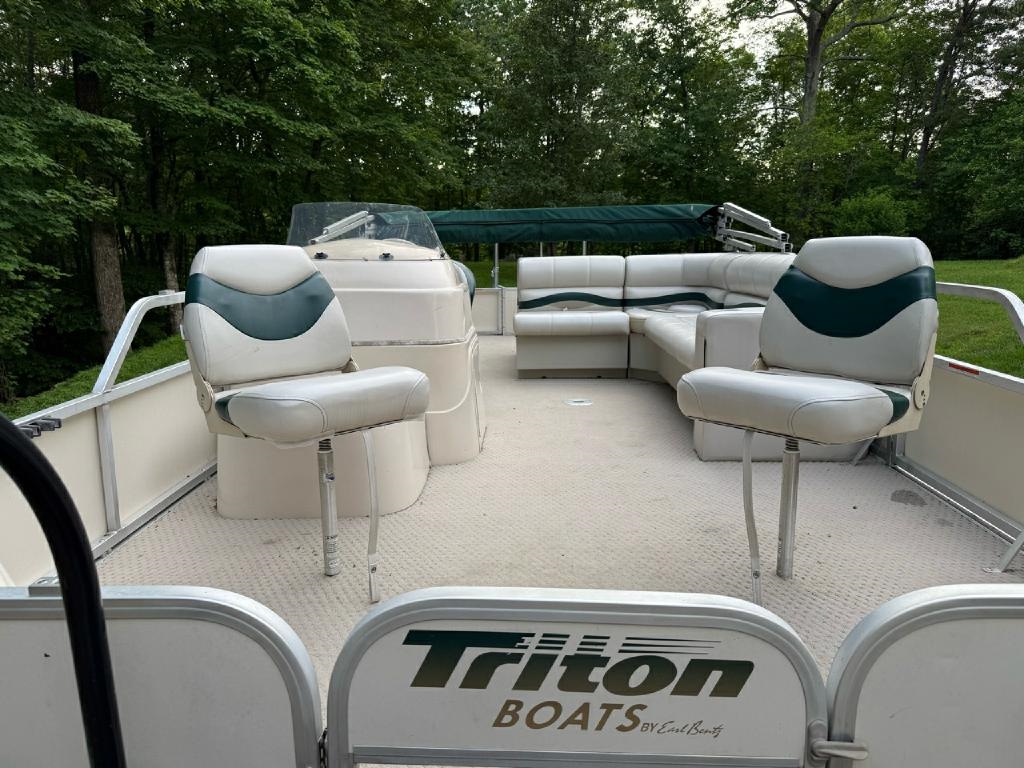 Triton Pontoon Boat  2005