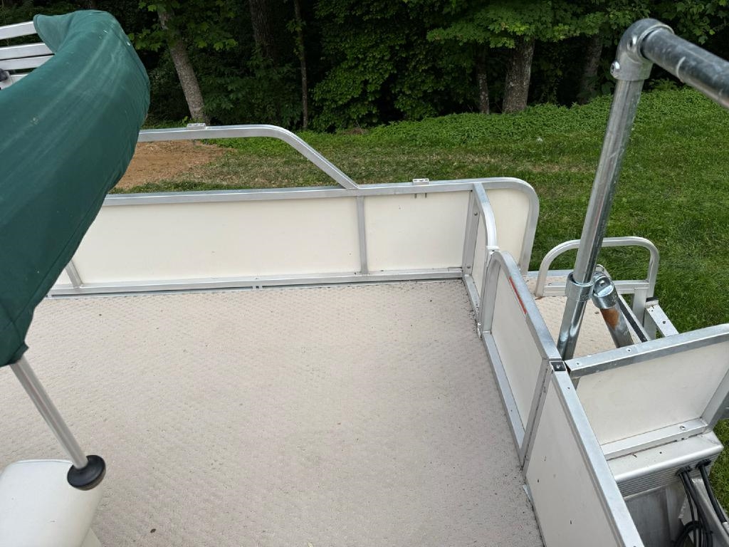 Triton Pontoon Boat  2005