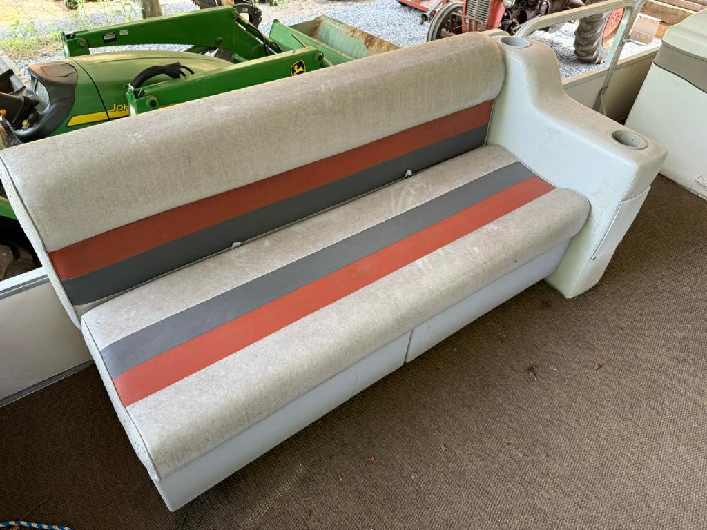 Sun Tracker Pontoon  2001