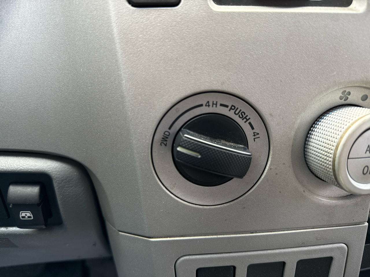 Toyota Tundra Limited CrewMax 5.7L 4WD 2008 Toyota Tundra Limited CrewMax 5.7L 4WD 2008