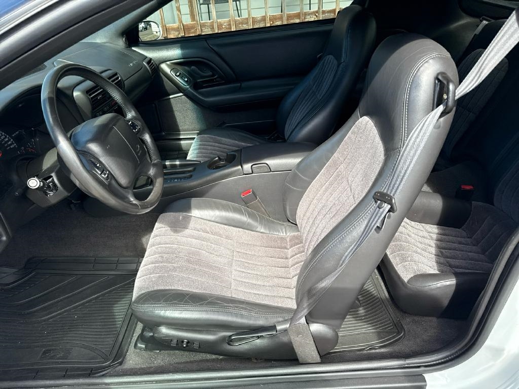 Chevrolet Camaro  2000