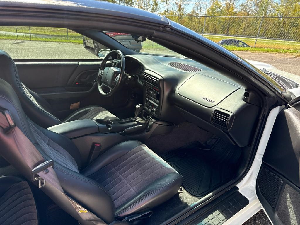 Chevrolet Camaro  2000