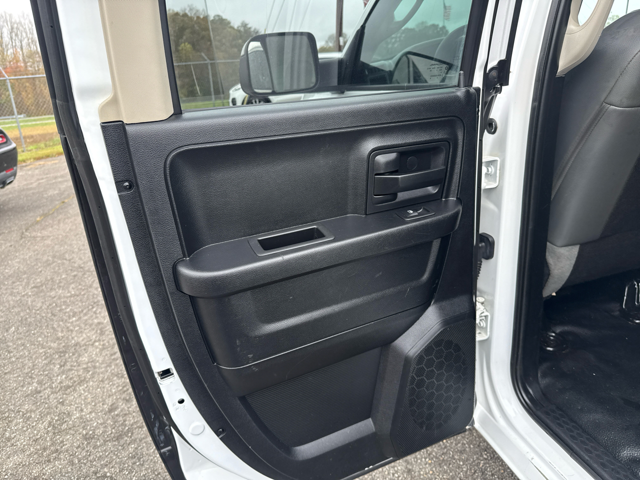 RAM 1500 ST Quad Cab 4WD 2014 RAM 1500 ST Quad Cab 4WD 2014