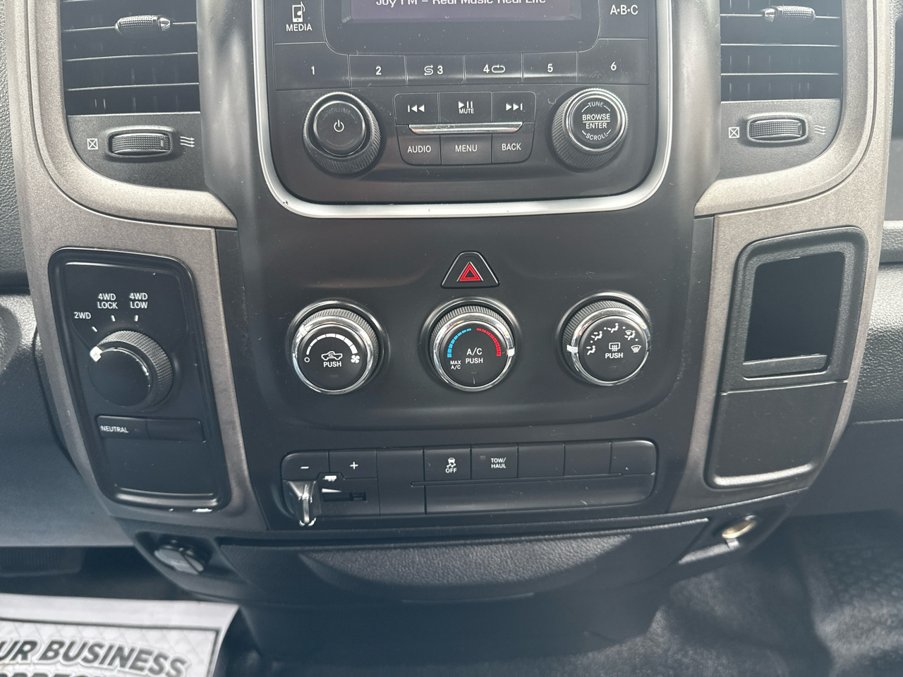 RAM 1500 ST Quad Cab 4WD 2014 RAM 1500 ST Quad Cab 4WD 2014