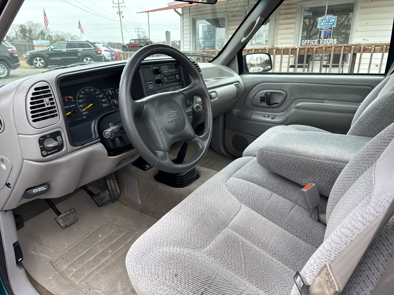 Chevrolet C/K 2500 Reg. Cab 8-ft. Bed 2WD 1995