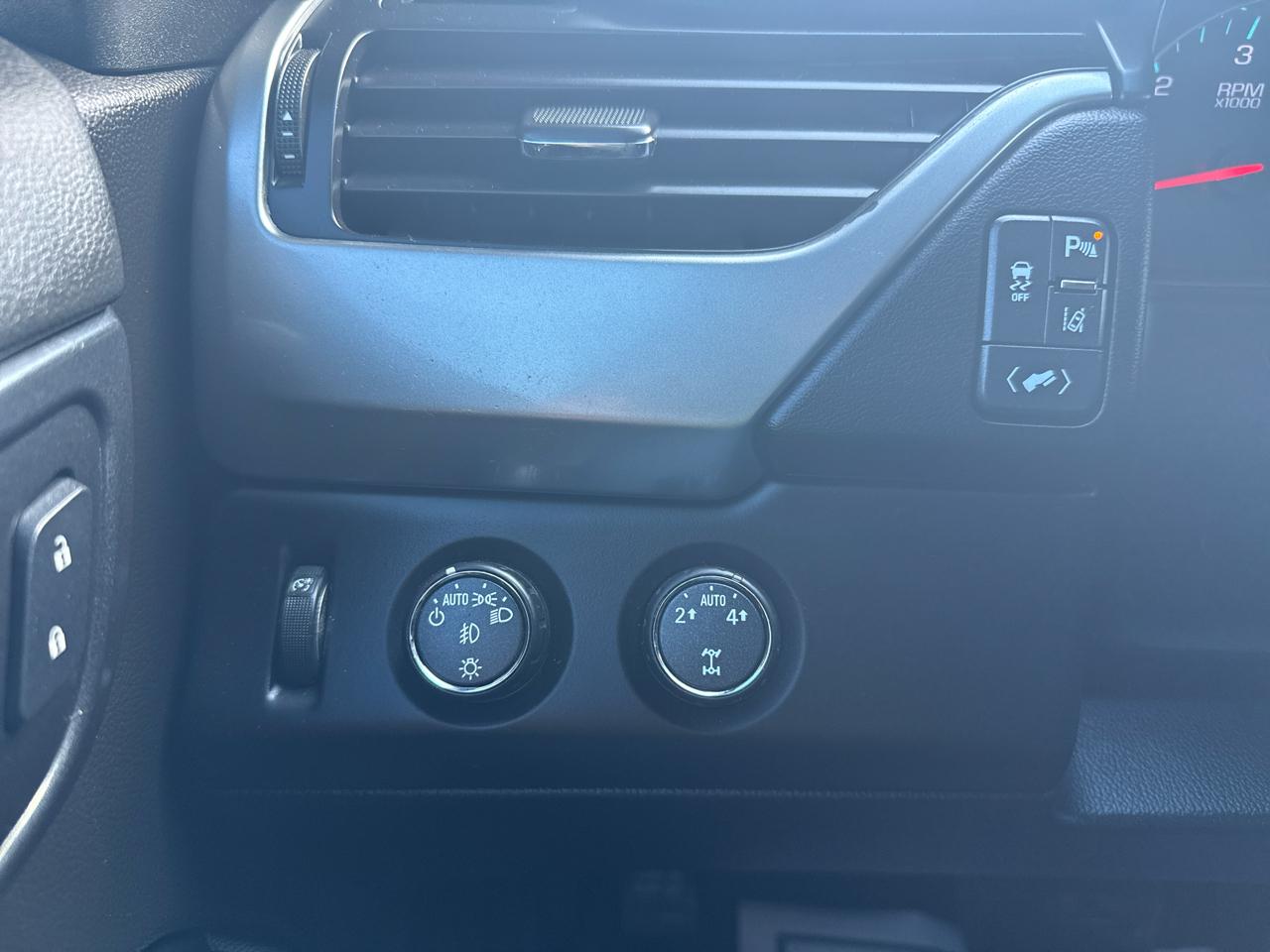 Chevrolet Tahoe LTZ 4WD 2015