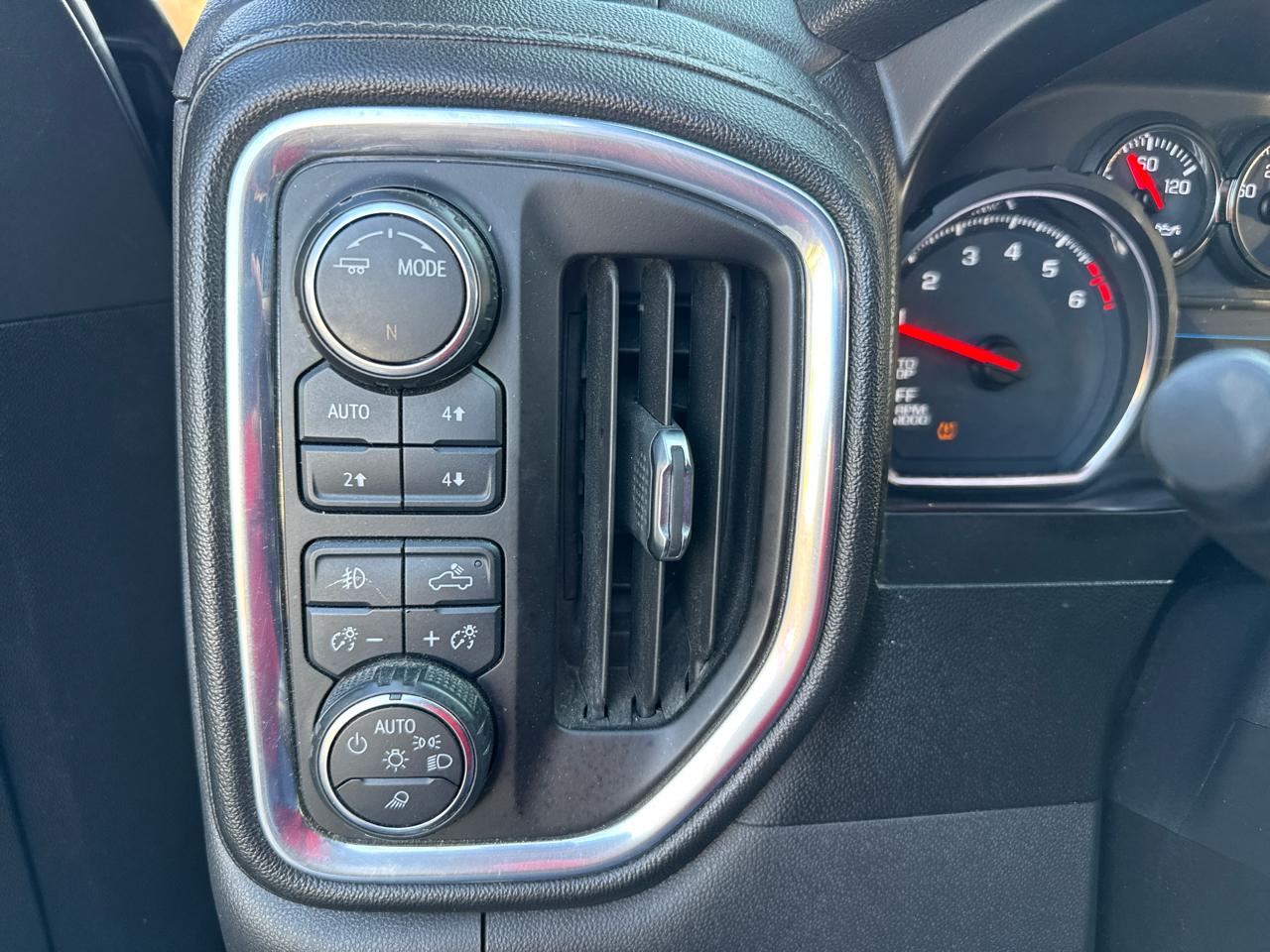 Chevrolet Silverado 1500 LT Trail Boss Crew Cab 4WD 2020