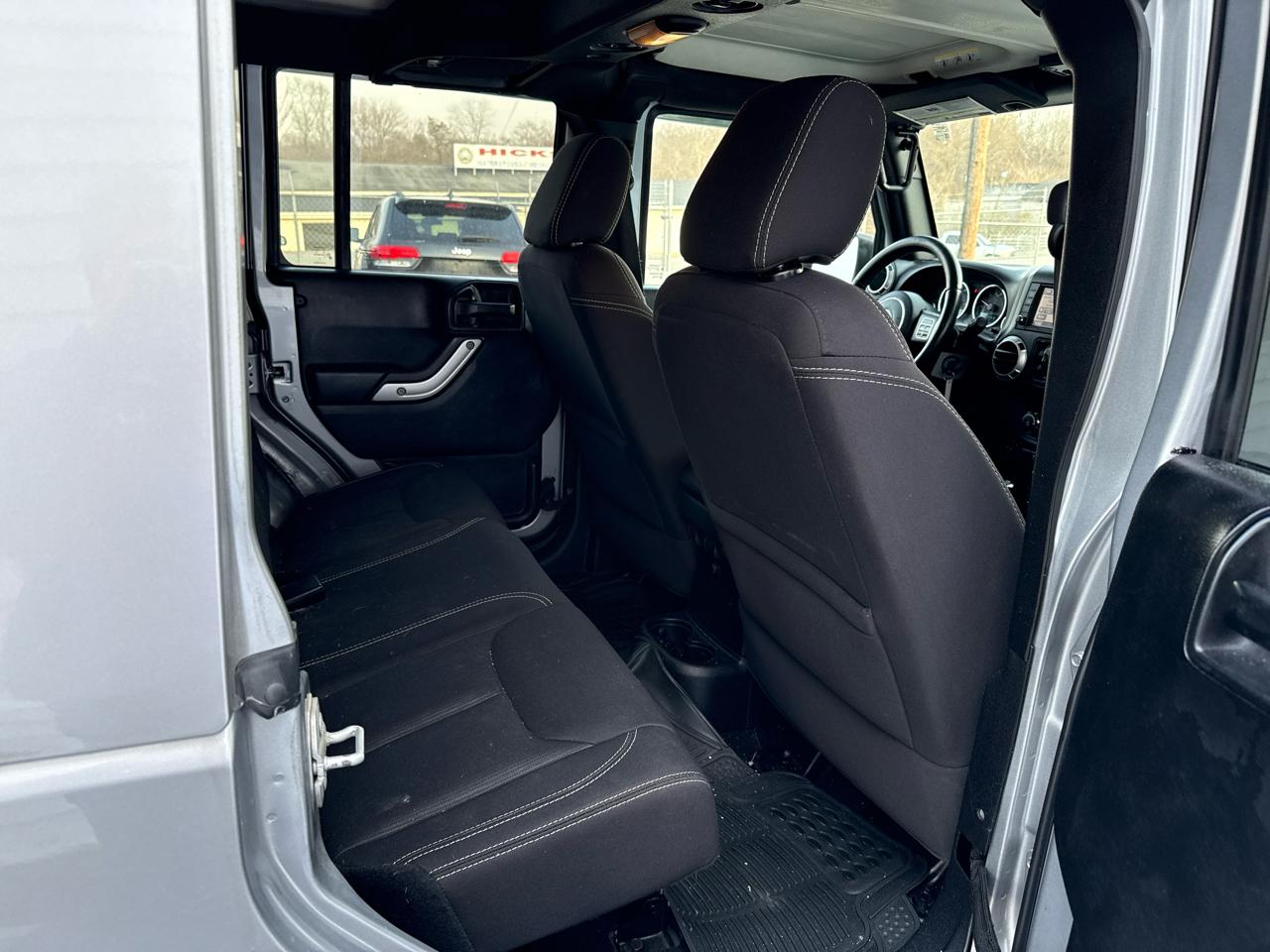 Jeep Wrangler Unlimited Sahara 4WD 2015