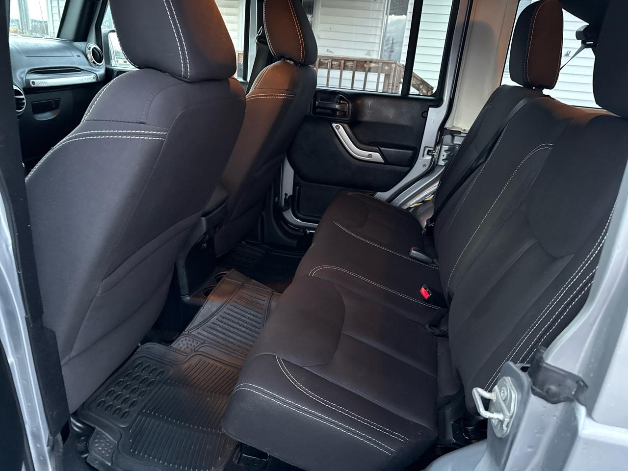 Jeep Wrangler Unlimited Sahara 4WD 2015