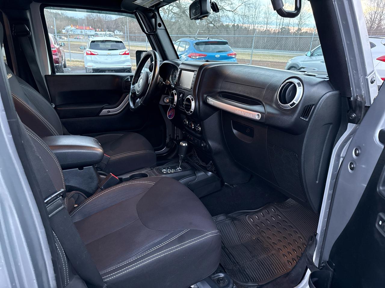 Jeep Wrangler Unlimited Sahara 4WD 2015