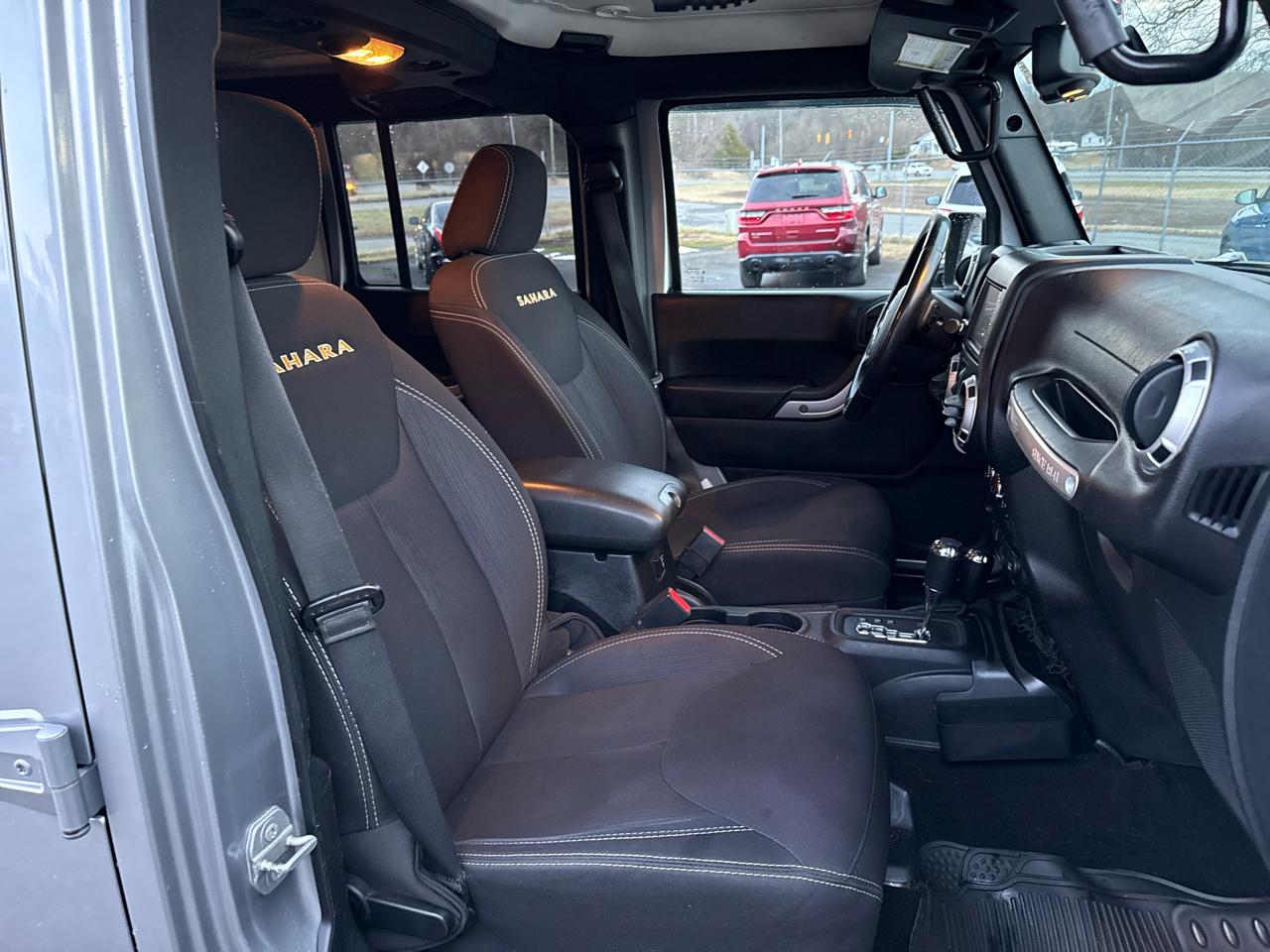 Jeep Wrangler Unlimited Sahara 4WD 2015