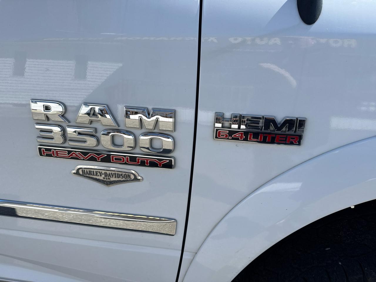 RAM 3500 Laramie 4x4 Crew Cab 6'4" Box 2017