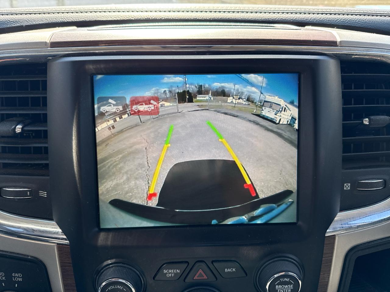 RAM 3500 Laramie 4x4 Crew Cab 6'4" Box 2017