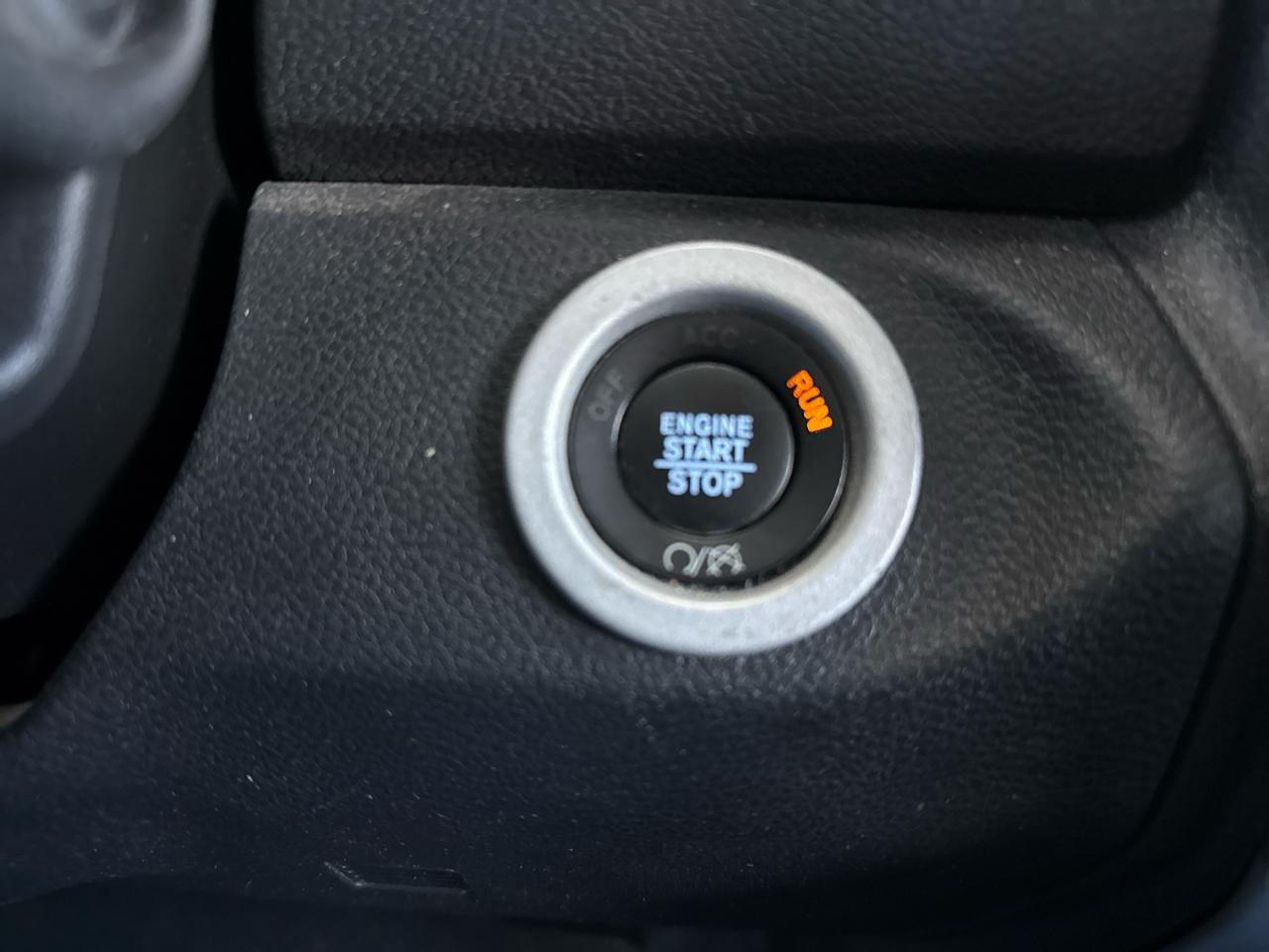 RAM 3500 Laramie 4x4 Crew Cab 6'4" Box 2017