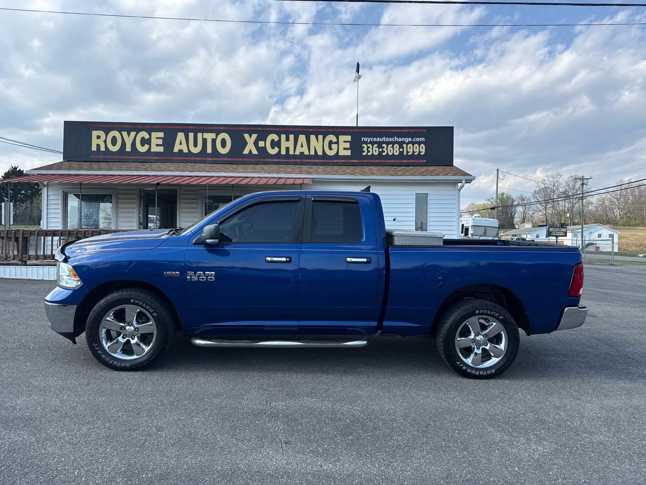 RAM 1500 Lone Star 4x4 Quad Cab 6'4" Box 2015